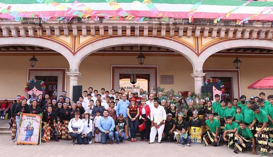 LLEVAN A CABO PRIMER CONCURSO MUNICIPAL DE DANZAS TRADICIONALES